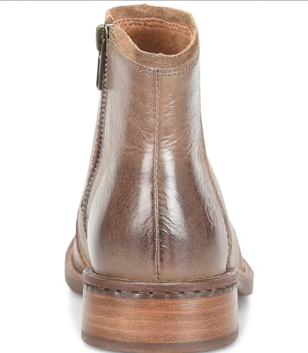 Born ~ The Cincy Boot          Women's Size 8.5