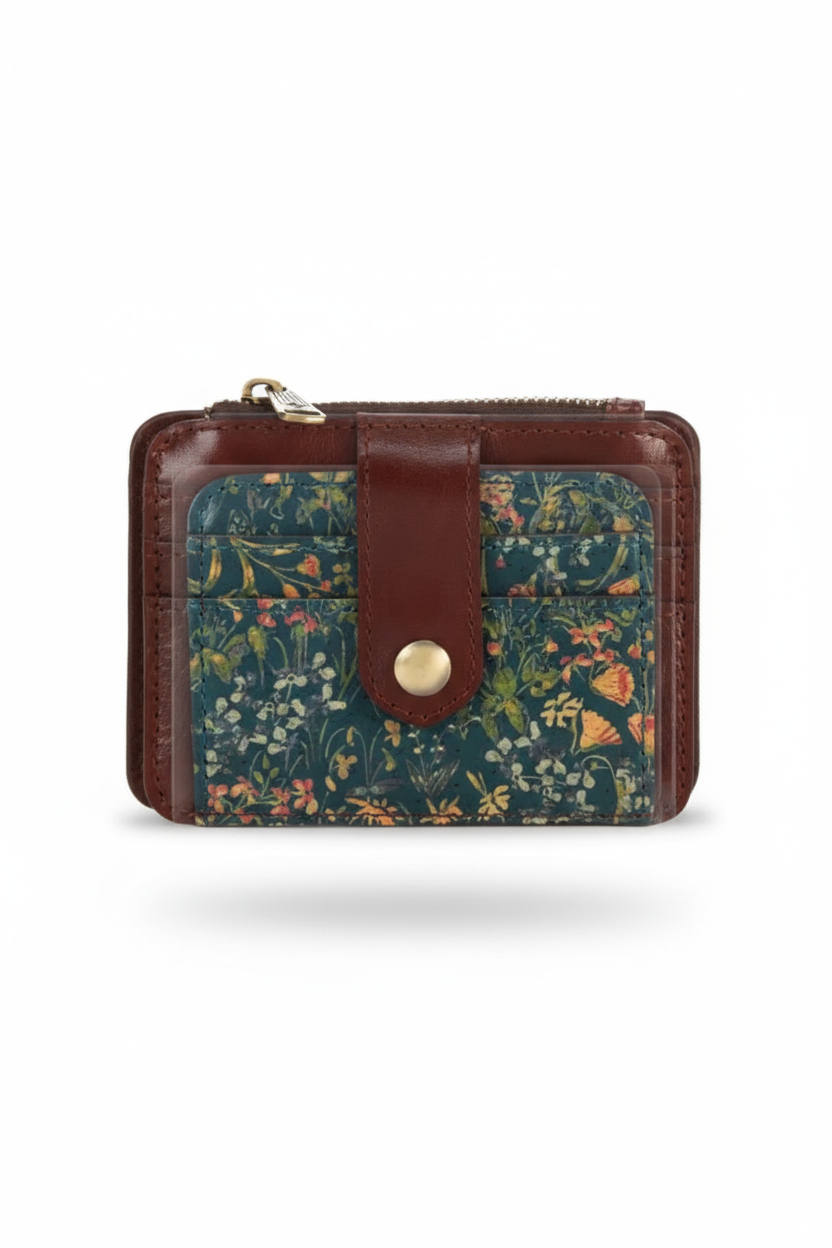 Cassis Tuscan Fields Bifold Wallet
Color: Tuscan Fields Print